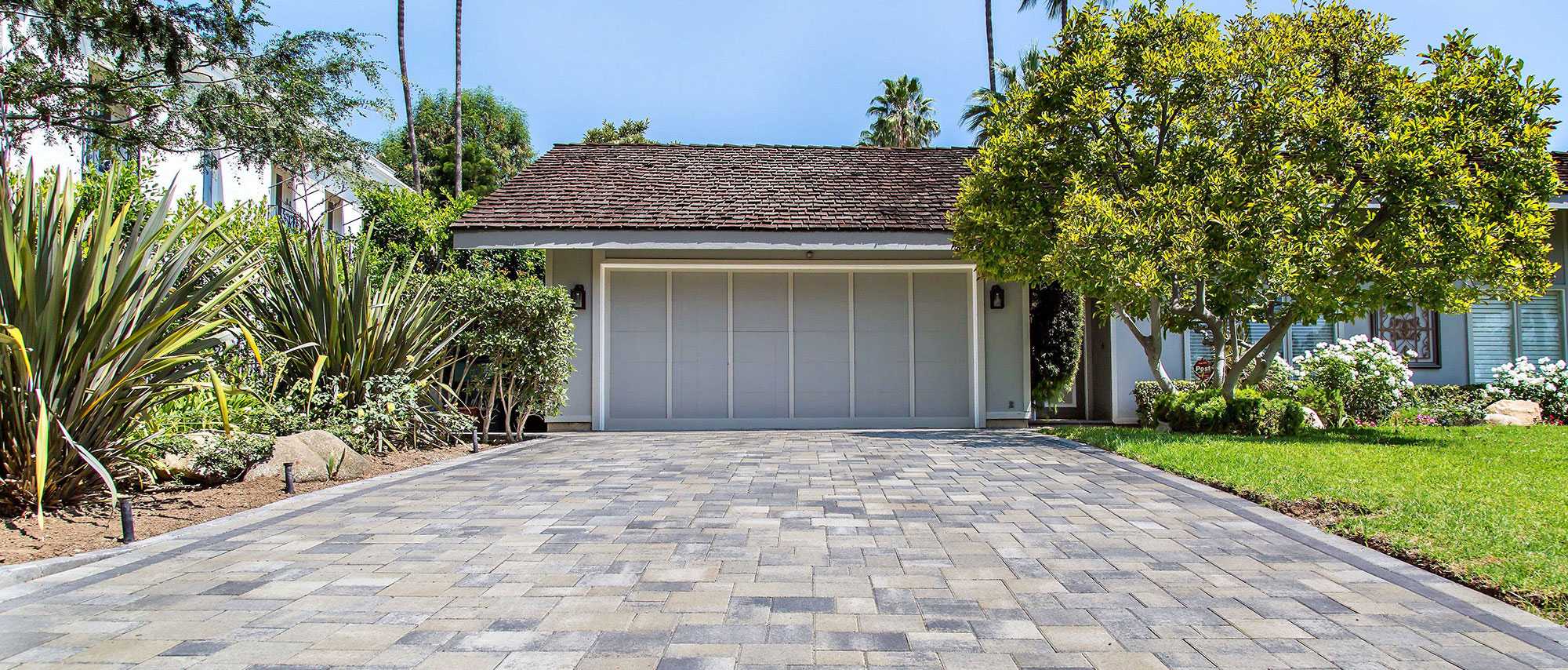 Paver driveway installed in Orlando